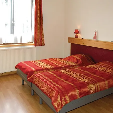 Сasa de vacaciones Six Bedroom Holiday In *