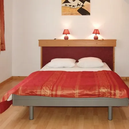 Six Bedroom Holiday In Waimes