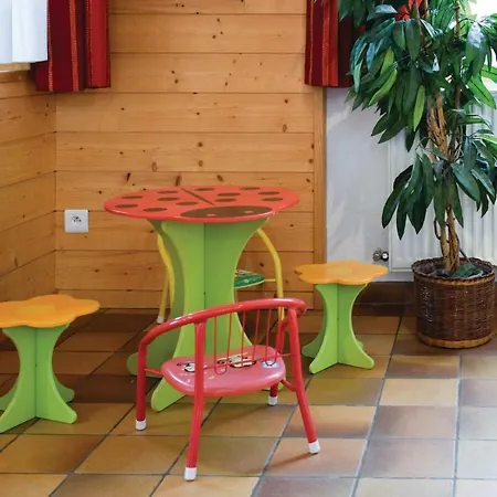 Сasa de vacaciones Six Bedroom Holiday In *